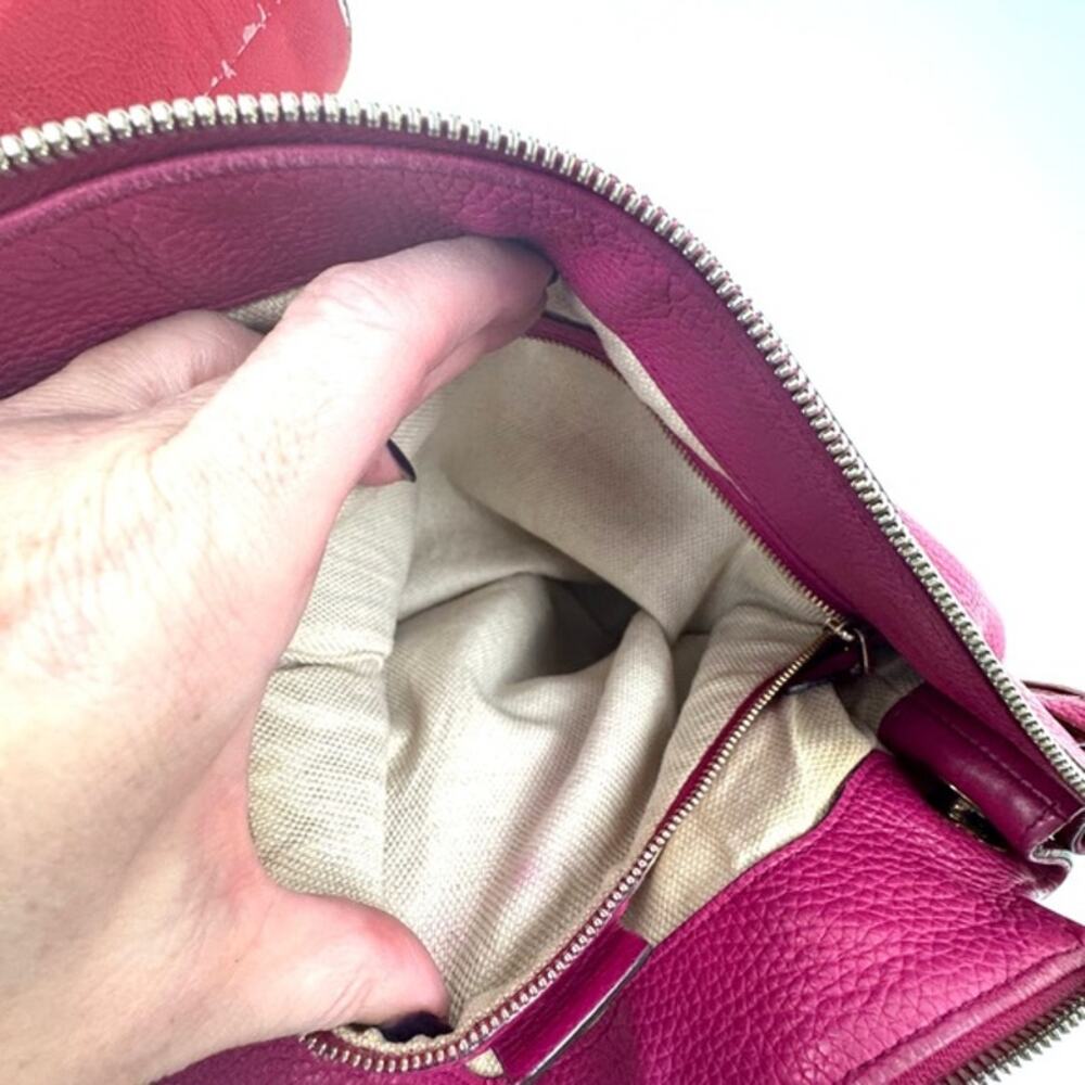 GUCCI Fuchsia Leather Soho w/tassel.Long strap and short strap/ 3 way bag. - Picture 5 of 14